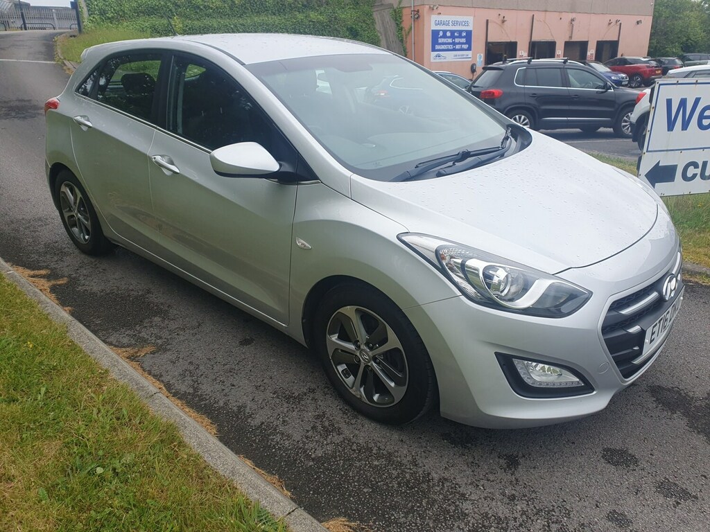 Hyundai I30 1.6 Crdi Blue Drive Se Dct Silver #3