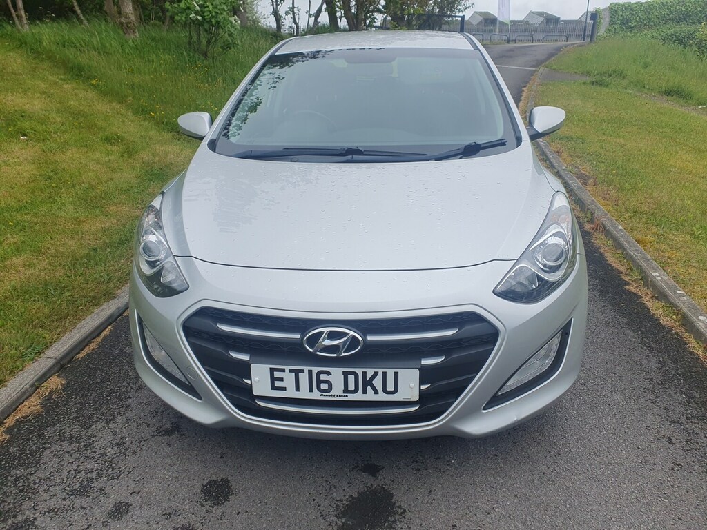 Hyundai I30 1.6 Crdi Blue Drive Se Dct Silver #2