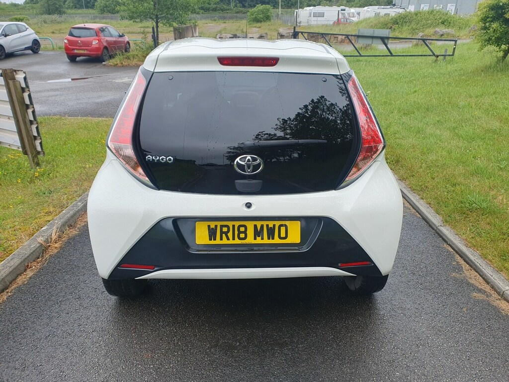 Toyota Aygo 1.0 Vvt-i X-style WR18MWO White #5