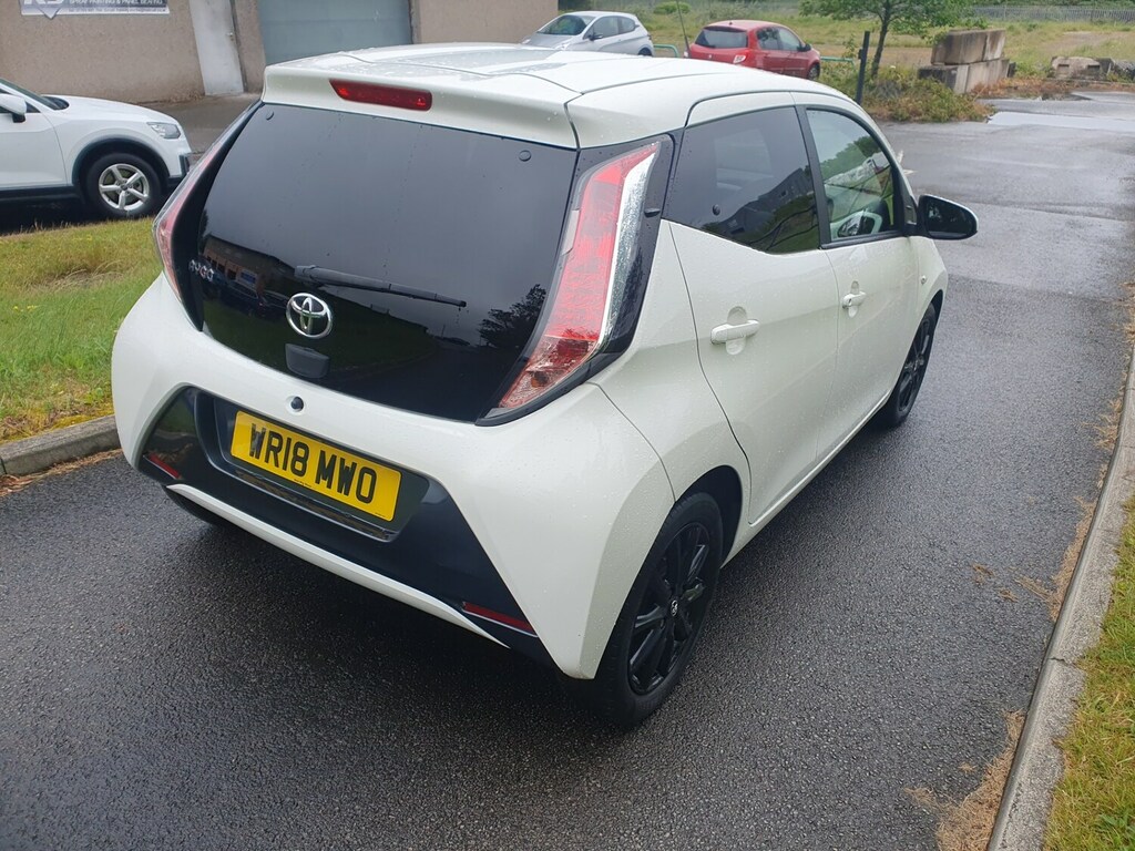 Toyota Aygo 1.0 Vvt-i X-style WR18MWO White #6