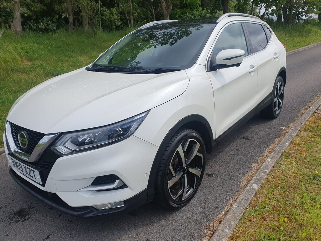 Nissan Qashqai 1.3 Dig-t Tekna White