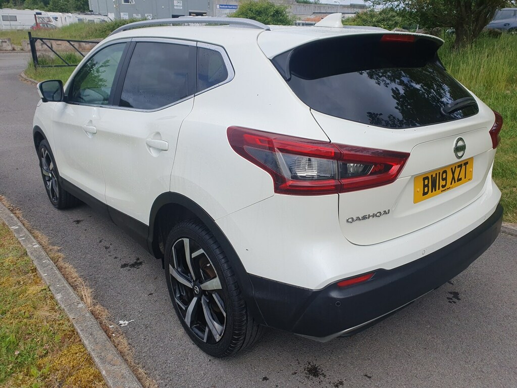 Nissan Qashqai 1.3 Dig-t Tekna BW19XZT White #4