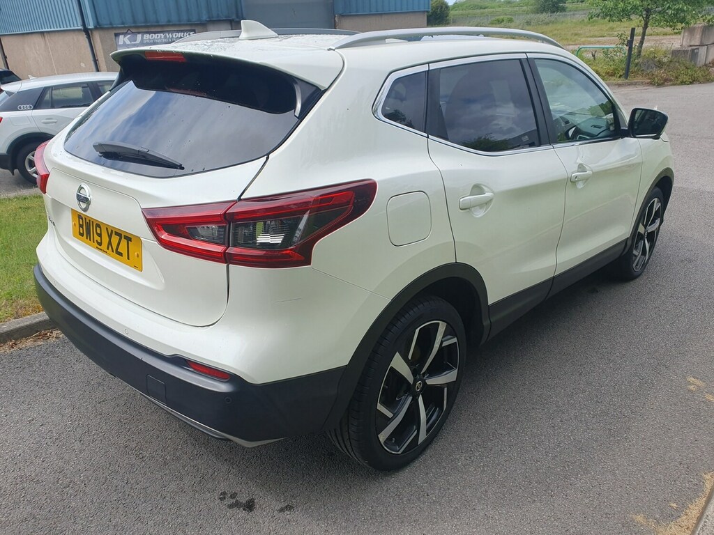 Nissan Qashqai 1.3 Dig-t Tekna BW19XZT White #6