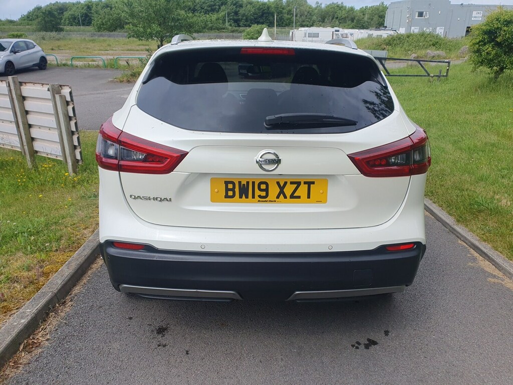 Nissan Qashqai 1.3 Dig-t Tekna BW19XZT White #5