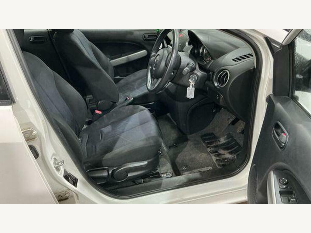Mazda 2 Tamura Black #9