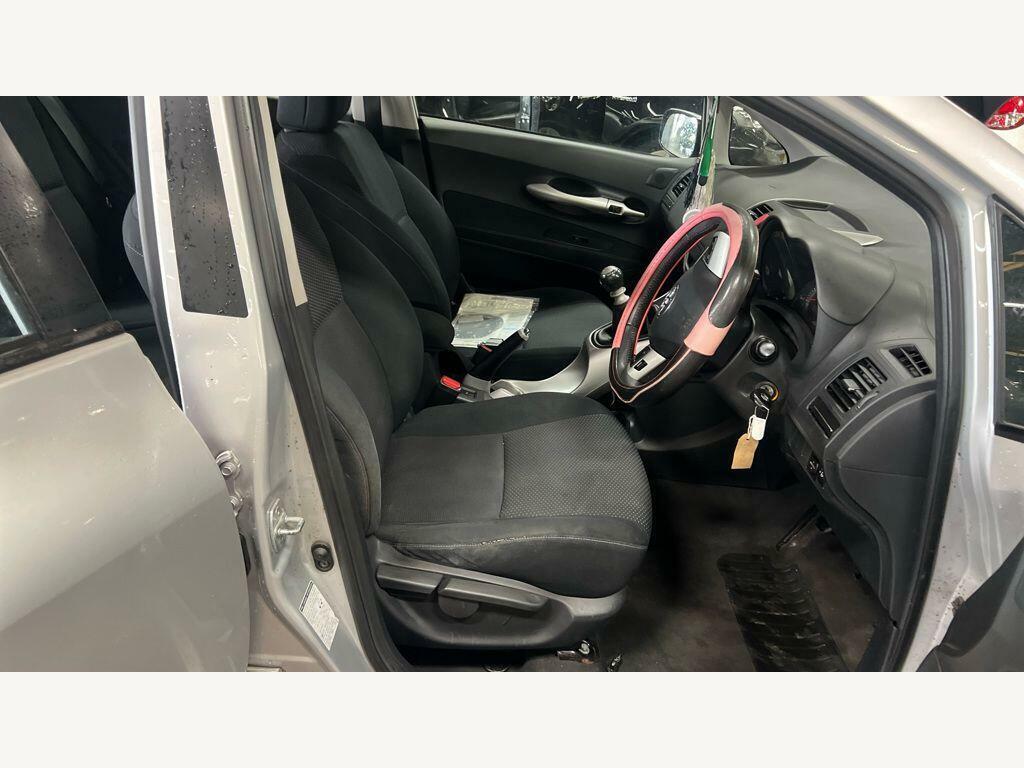 Toyota Auris Hybrid Blue #9