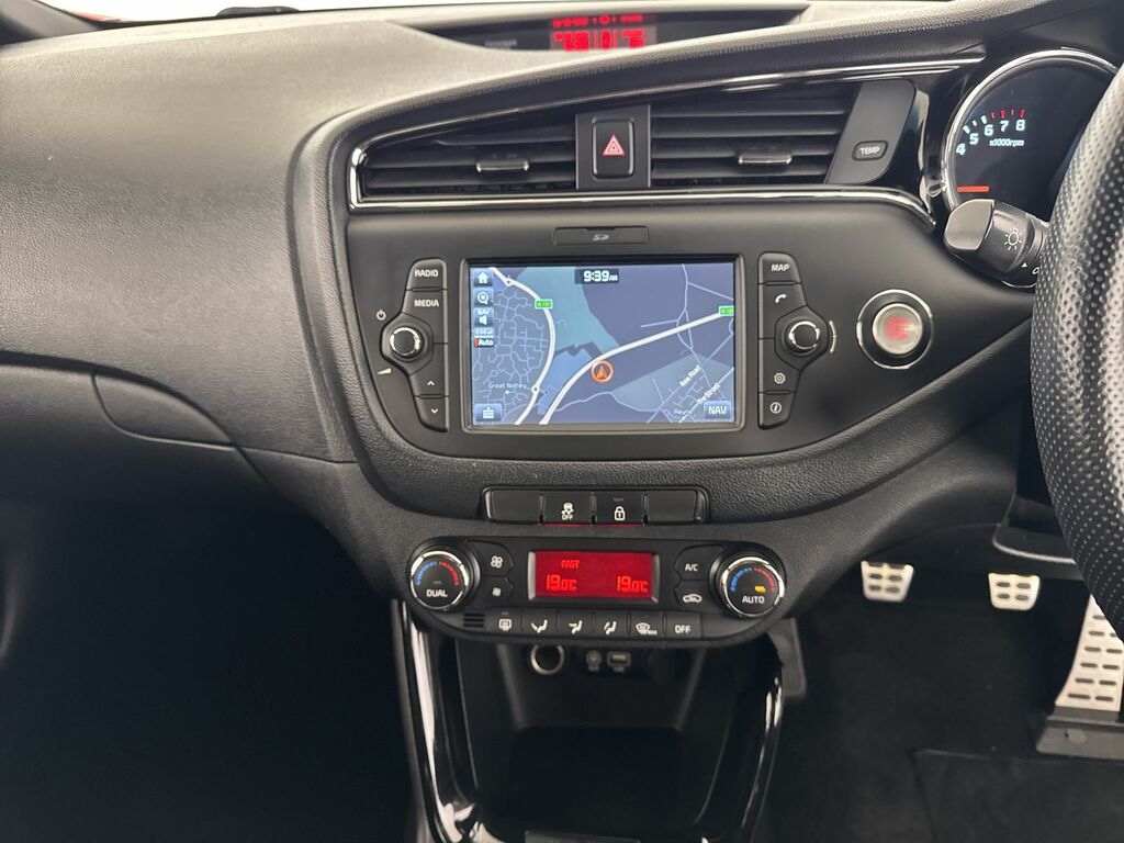 Kia Ceed First Edition Red #9