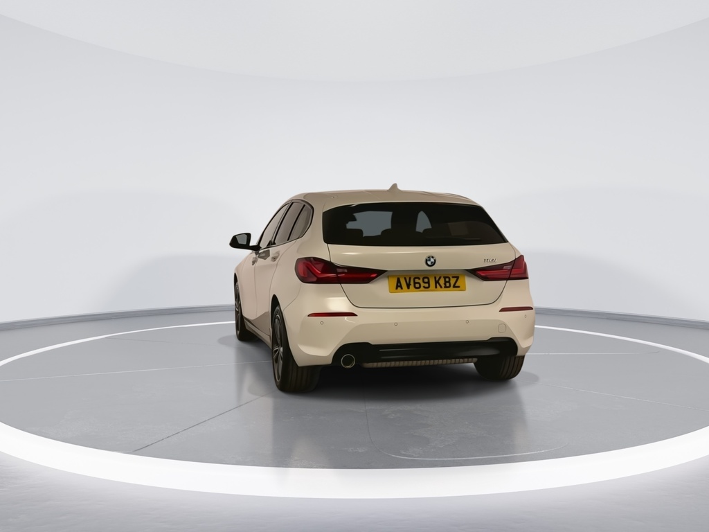 BMW 1 Series 118I Sport Step AV69KBZ White #5