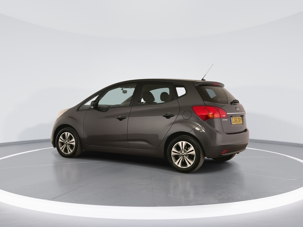 Kia Venga 1.6 3 6 Silver #5