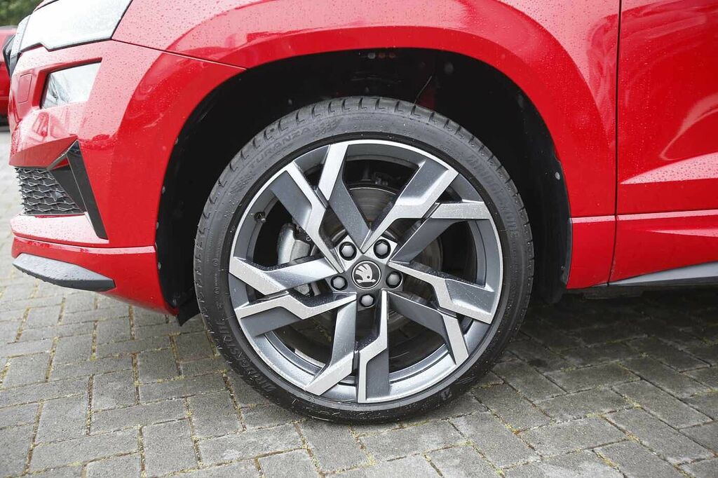 Skoda Karoq Sportline Edition 1.5 Tsi 150 Ps Dsg SM25OMG Red #5