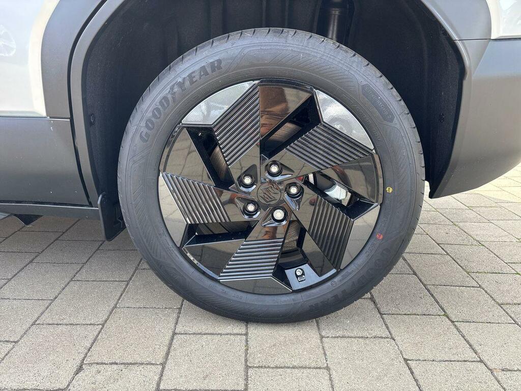Suzuki 61Kwh Motion SP26JCV Silver #6