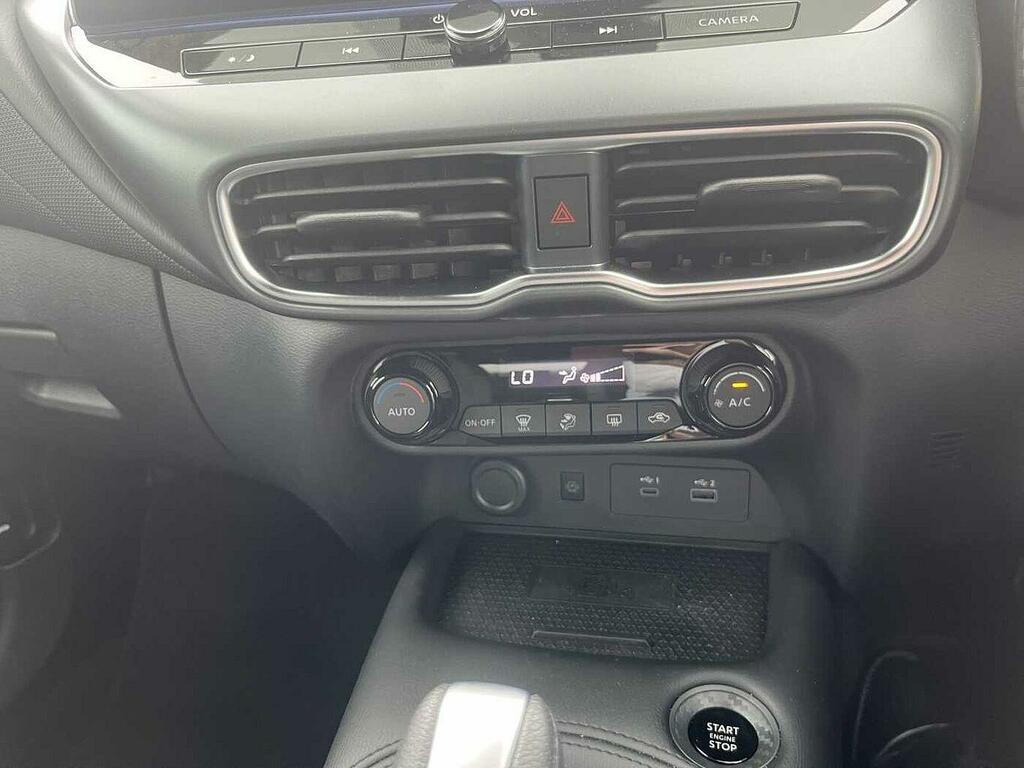 Nissan Juke 1.0 Dig-t Acenta Premium Grey #23