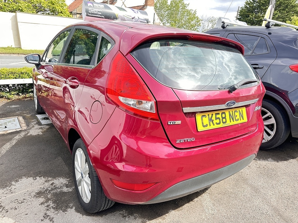 Ford Fiesta Hatchback Black #1