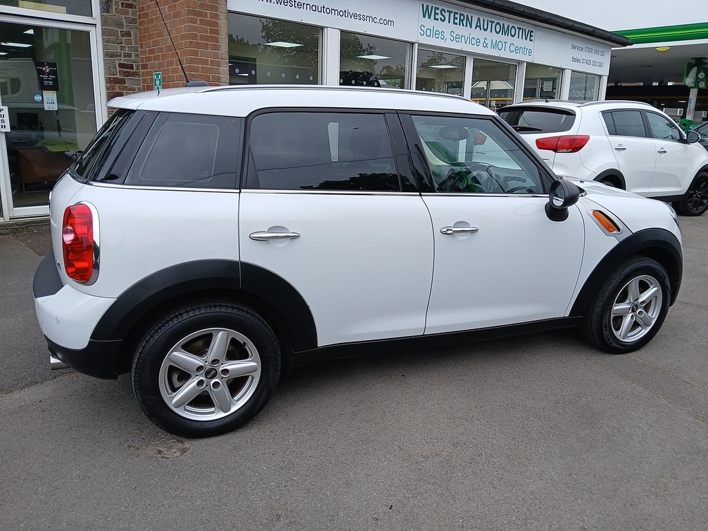Mini Countryman 1.6 Cooper D All4 112 Bhp White #8