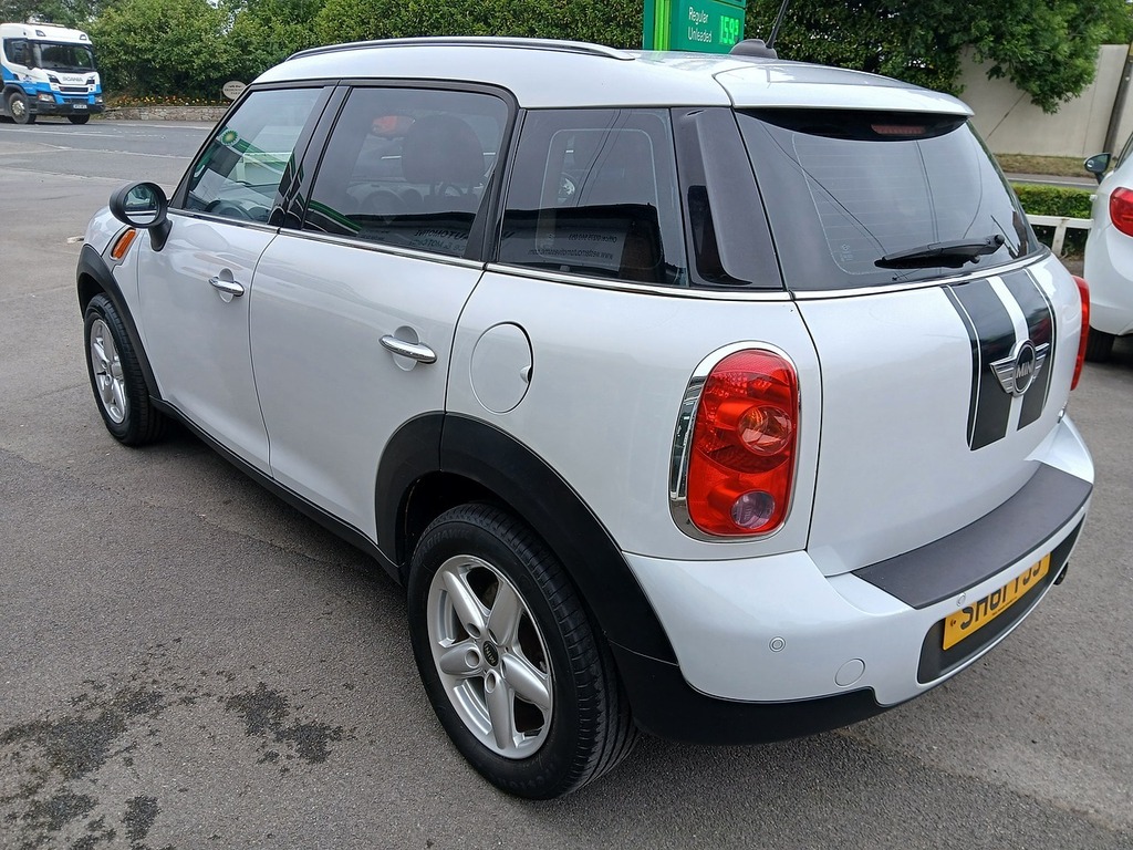 Mini Countryman One White #5