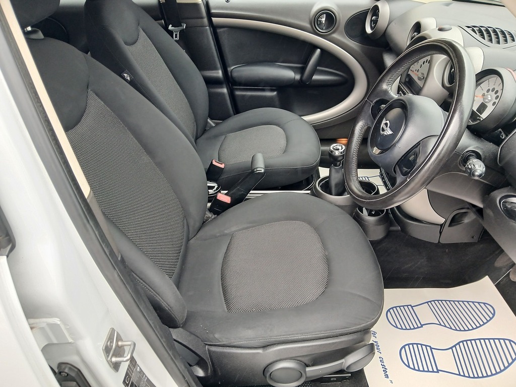 Mini Countryman 1.6 Cooper D All4 112 Bhp White #18