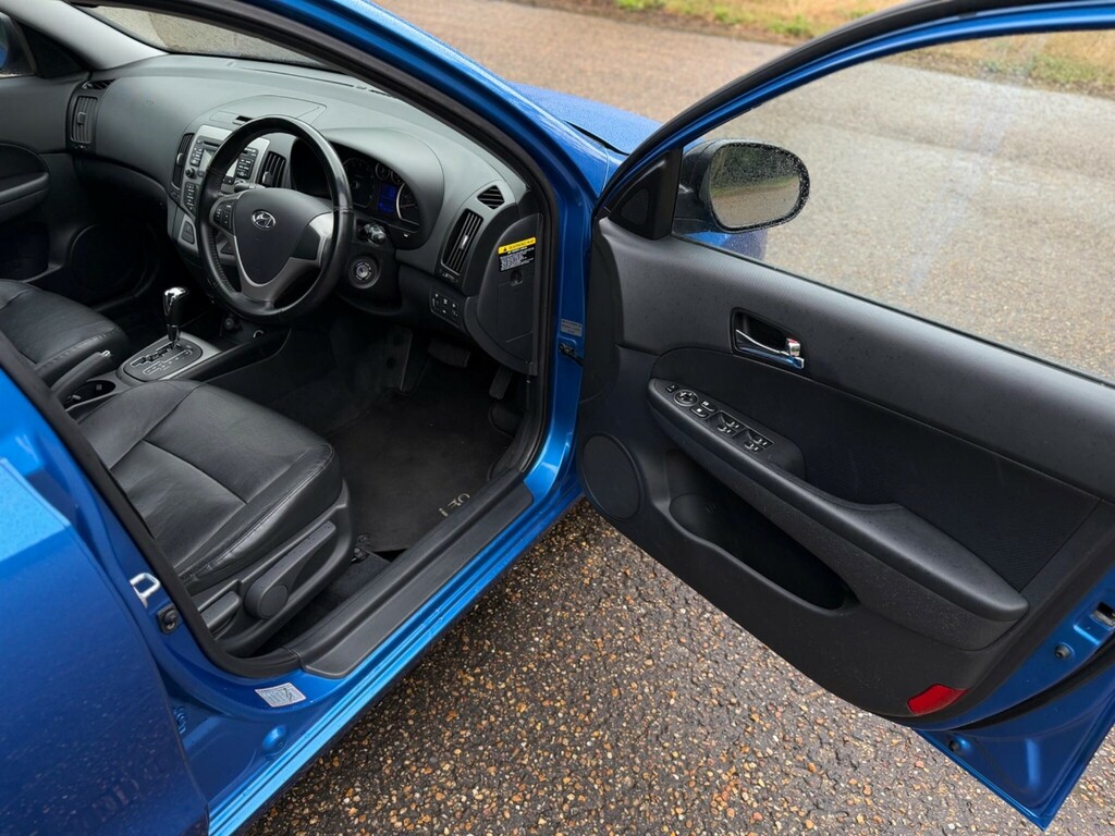 Hyundai I30 1.6 Comfort Hatchback Red #30