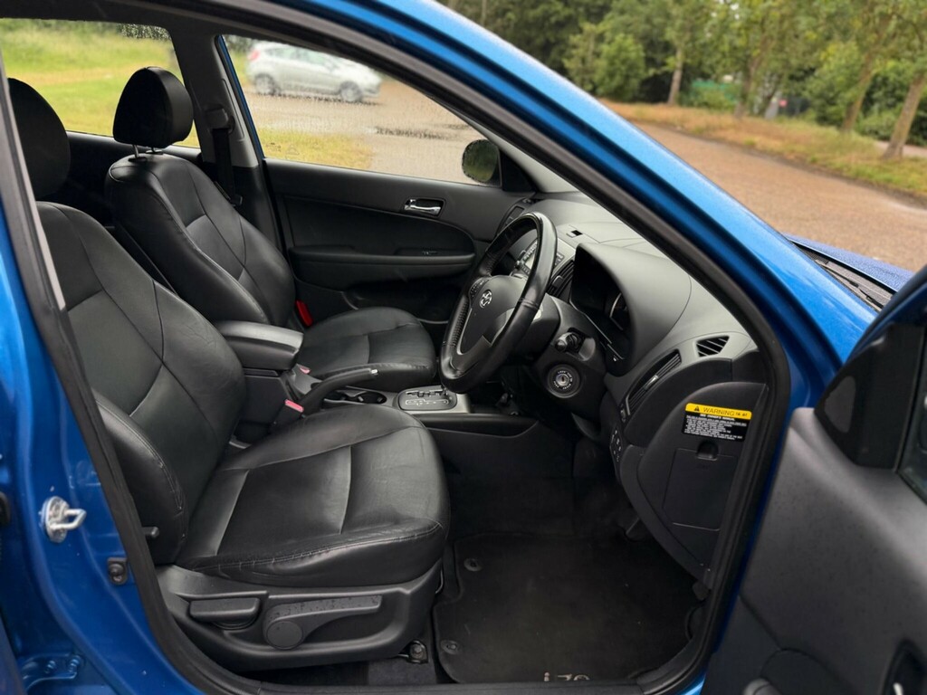 Hyundai I30 1.6 Comfort Hatchback Red #32