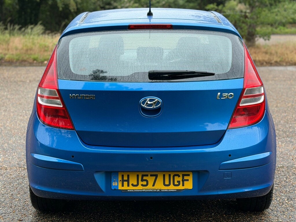 Hyundai I30 1.6 Comfort Hatchback Red #6
