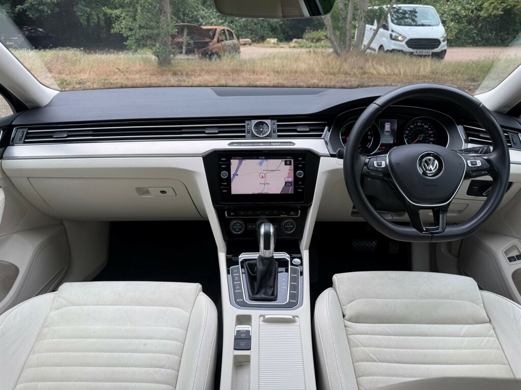 Volkswagen Passat 2018 1.4 Tsi Gte Dsg Euro 6 Ss GU18GZO Black #2