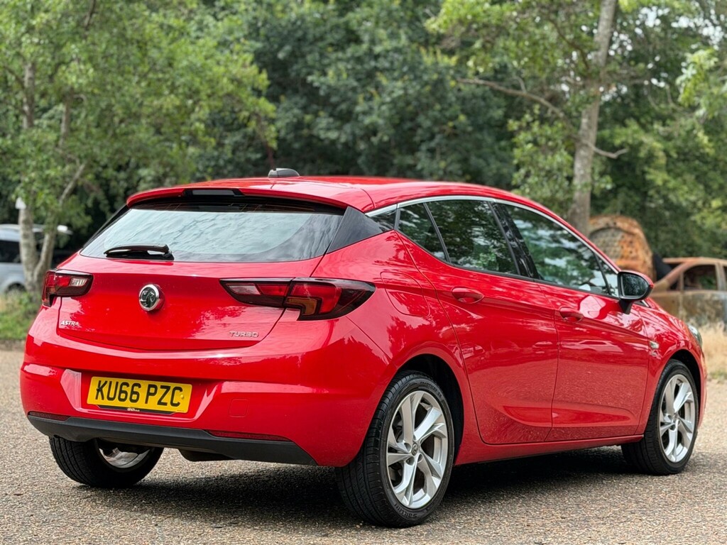 Vauxhall Astra Design White #9