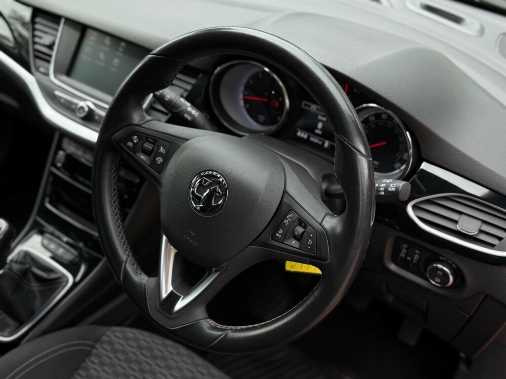 Vauxhall Astra Design White #23