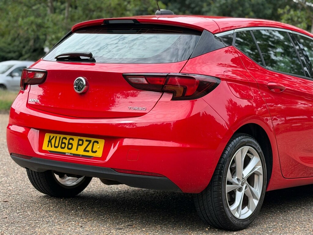 Vauxhall Astra Design White #20