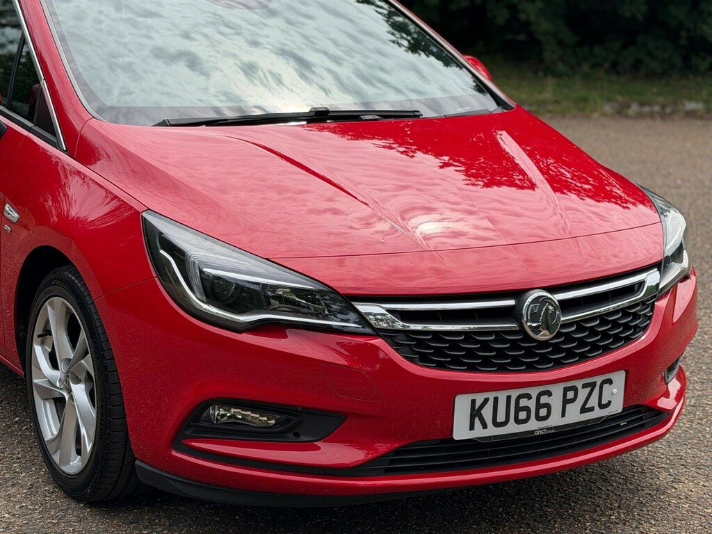 Vauxhall Astra Design White #10
