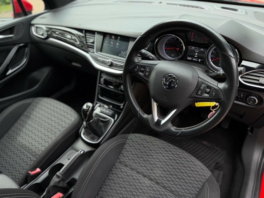 Vauxhall Astra Design White #15