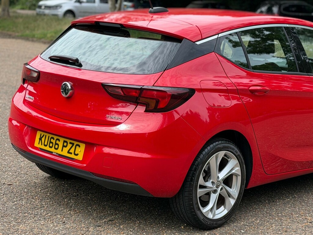 Vauxhall Astra Design White #28
