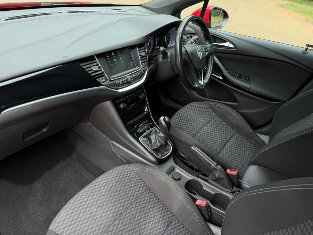 Vauxhall Astra Design White #26