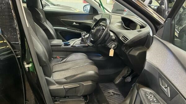 Peugeot 3008 1.2 Puretech Active White #9