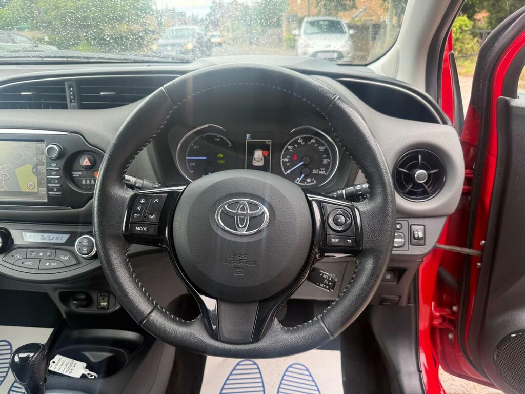 Toyota Yaris Icon Tech White #18