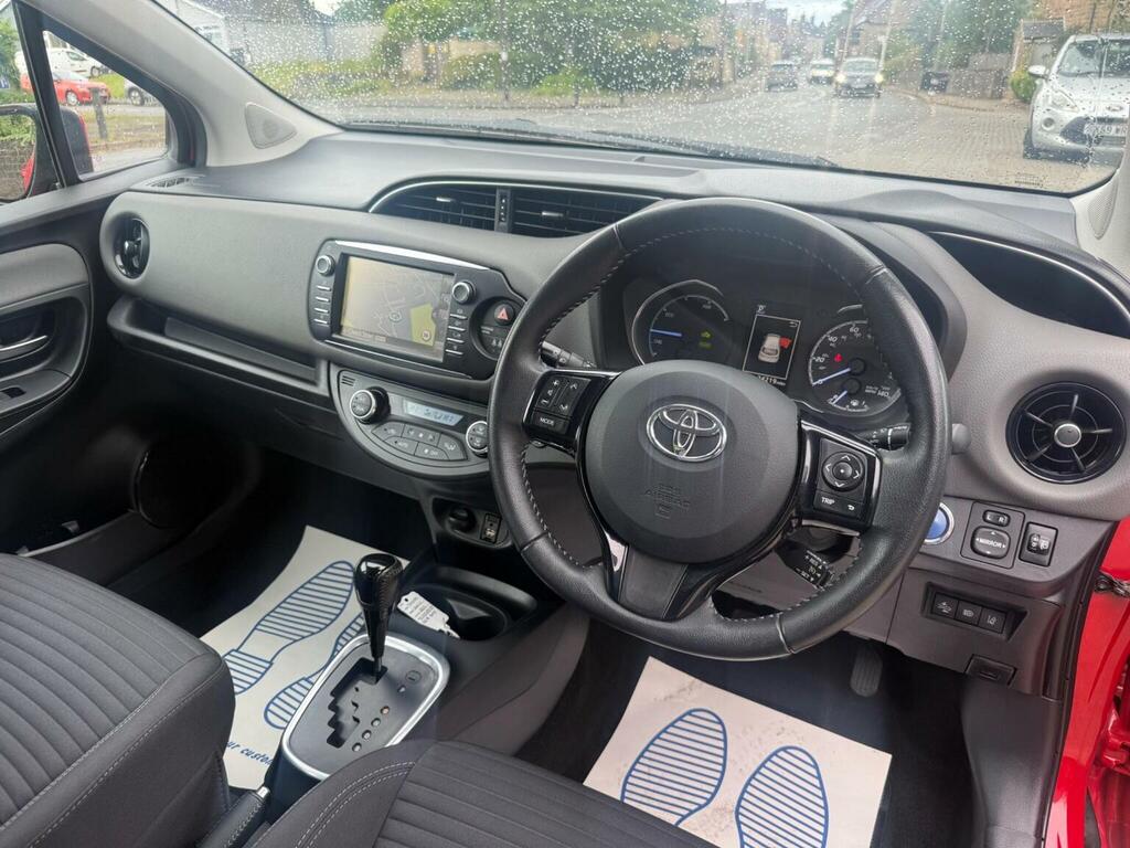 Toyota Yaris Icon Tech White #14