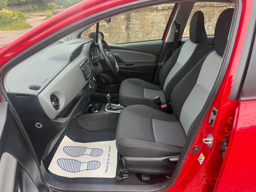 Toyota Yaris Icon Tech White #10