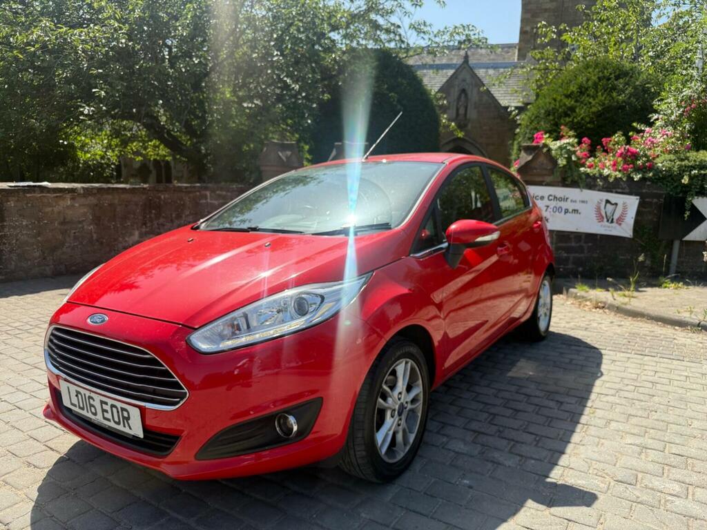 Ford Fiesta 1.0T Ecoboost Zetec Euro 6 Ss Red