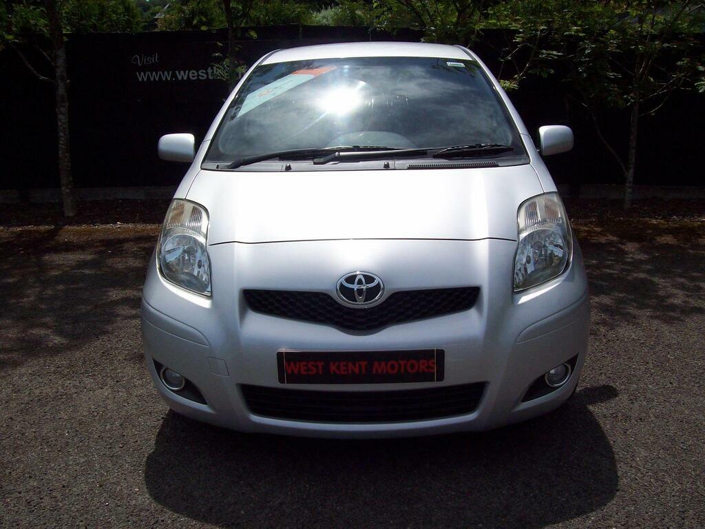 Toyota Yaris Hatchback Red #6