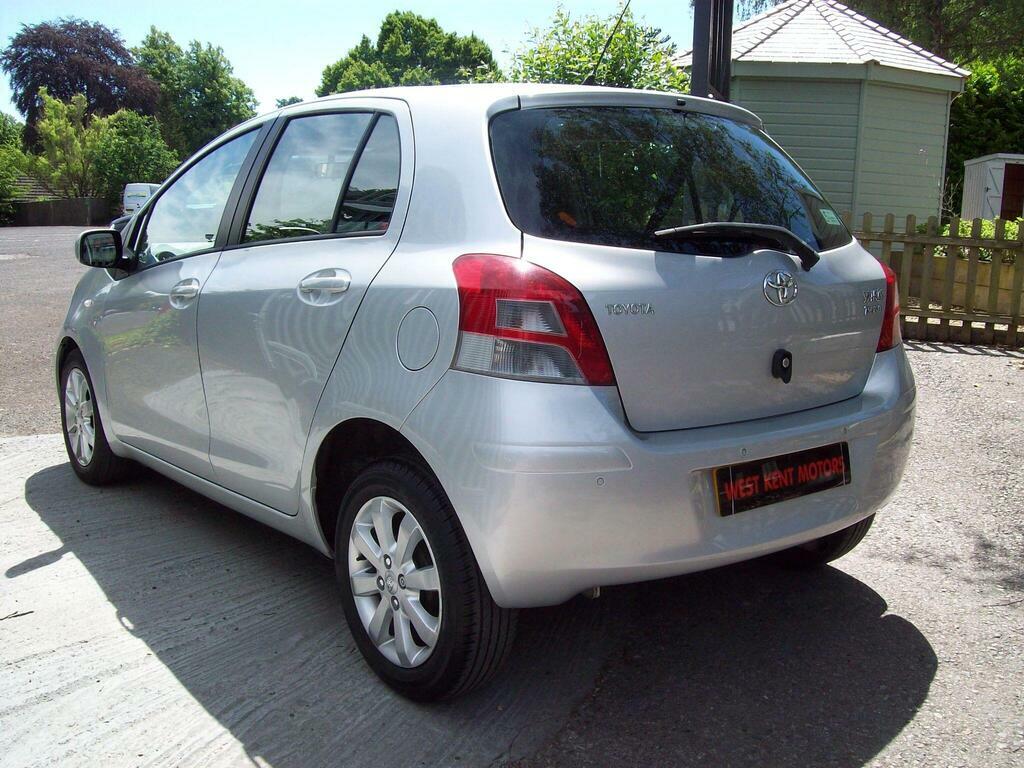 Toyota Yaris Hatchback Red #30