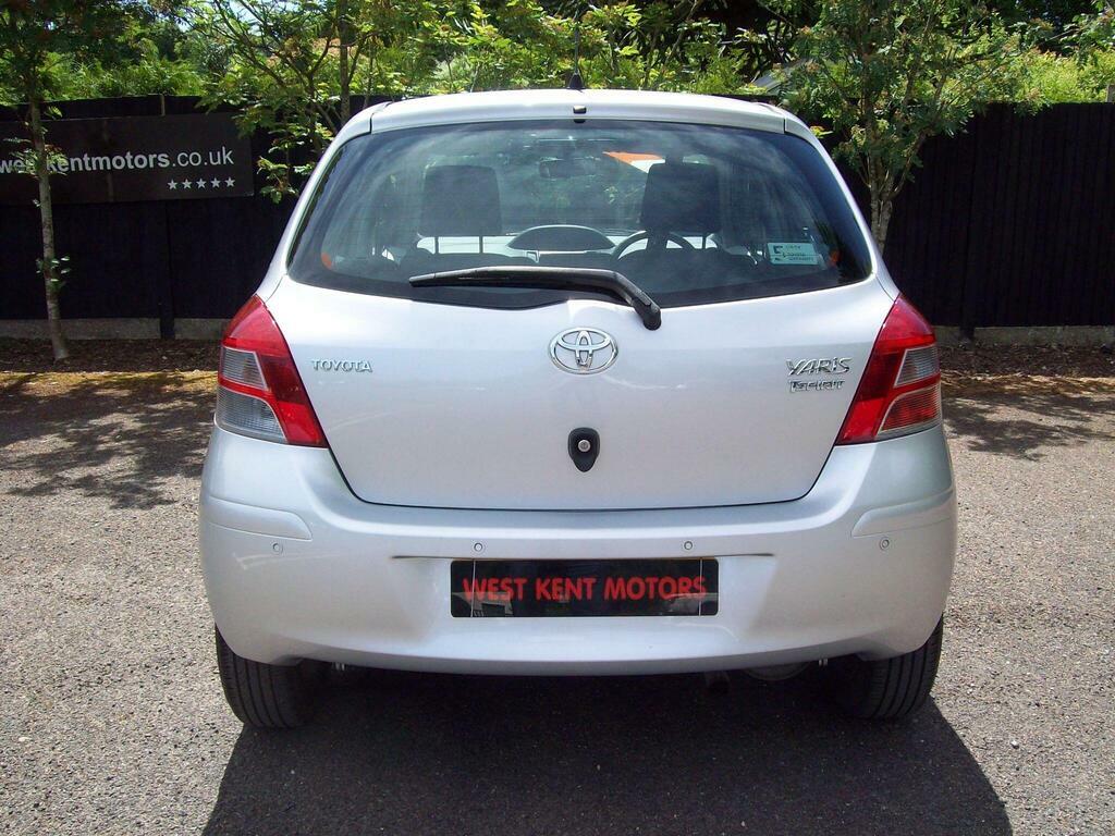 Toyota Yaris Hatchback Red #4
