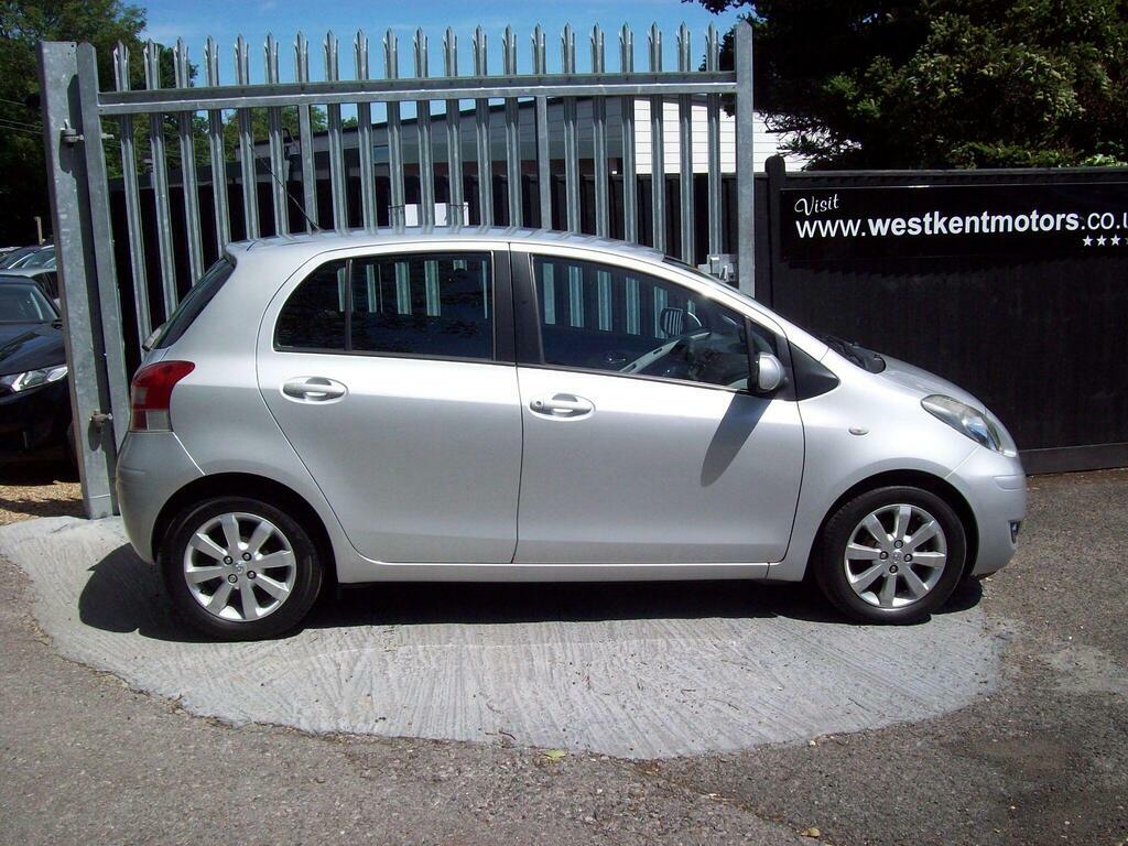 Toyota Yaris Hatchback Red #2