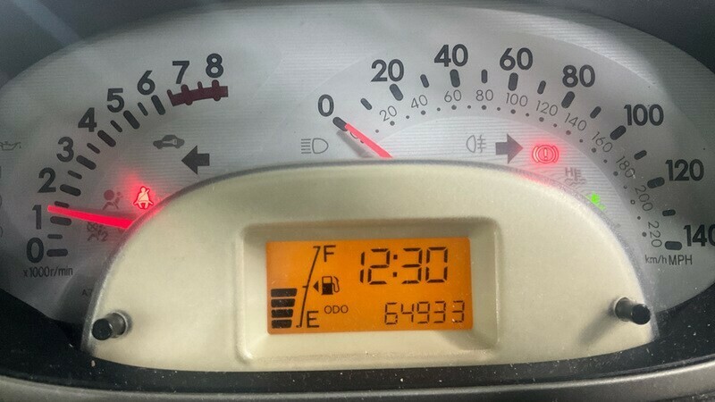 Daihatsu Sirion S Silver #12