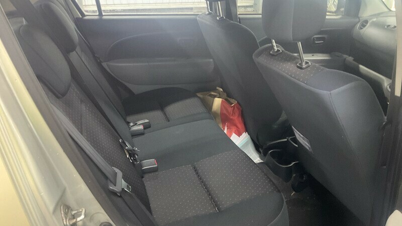 Daihatsu Sirion S Silver #10