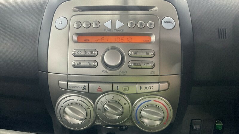 Daihatsu Sirion S Silver #13