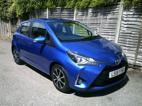 Toyota Yaris 2019 19 Vvt-i Blue