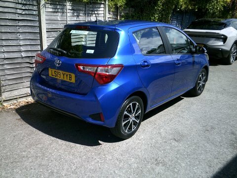 Toyota Yaris 2019 19 Vvt-i Blue #2