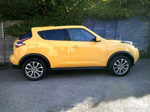 Nissan Juke 2017 17 Tekna Yellow #4