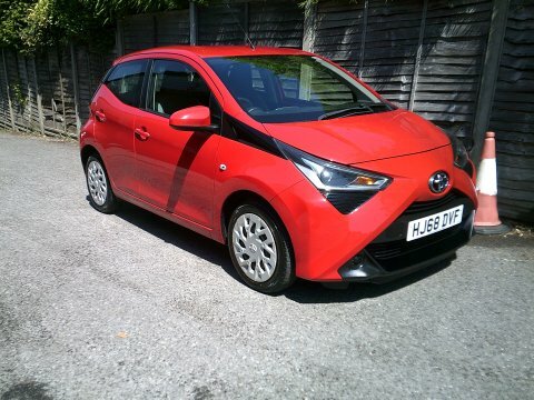 Toyota Aygo 2018 68 Vvt-i Red