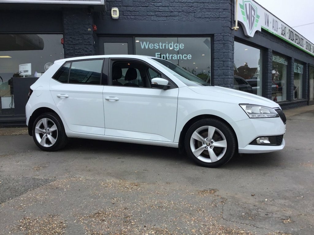 Skoda Fabia Tsi Se L Hatchback White