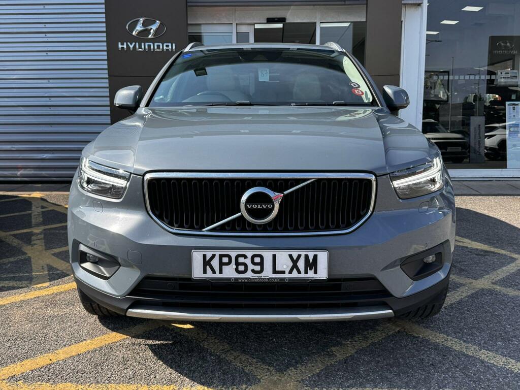 Volvo XC40 1.5 T3 Momentum Pro Euro 6 Ss KP69LXM #4