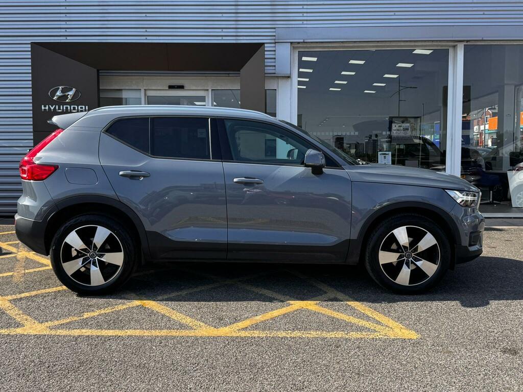 Volvo XC40 1.5 T3 Momentum Pro Euro 6 Ss KP69LXM #3